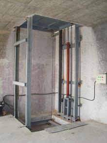 導軌式升降機在市場中的用途(圖1) \